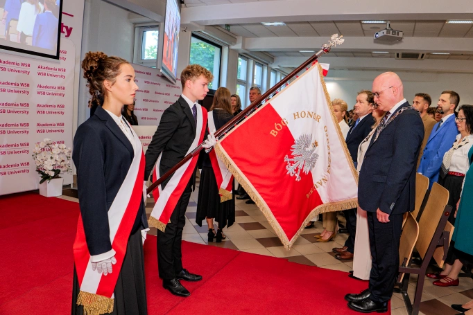 Zdjęcie nr 31 z galerii Inauguracja roku szkolnego w II LO w Dąbrowie G&oacute;rniczej