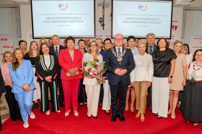 Zdjęcie nr 24 z galerii Inauguracja roku szkolnego w II LO w Dąbrowie G&oacute;rniczej