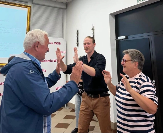 Zdjęcie nr 2 z galerii Śląskie SUPERMOCE 60+: Seniorzy uczą się, jak zadbać o swoje bezpieczeństwo