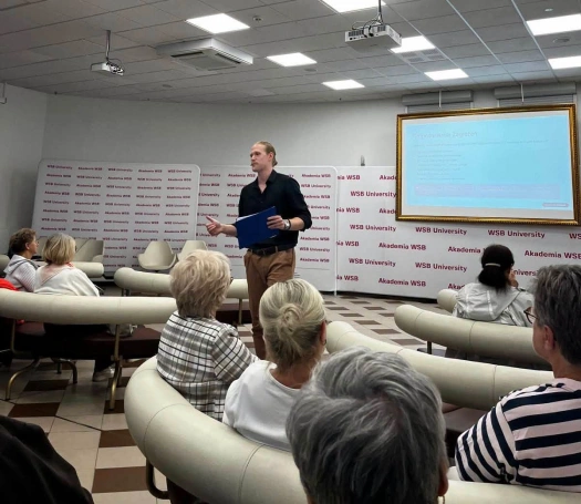 Zdjęcie nr 8 z galerii Śląskie SUPERMOCE 60+: Seniorzy uczą się, jak zadbać o swoje bezpieczeństwo
