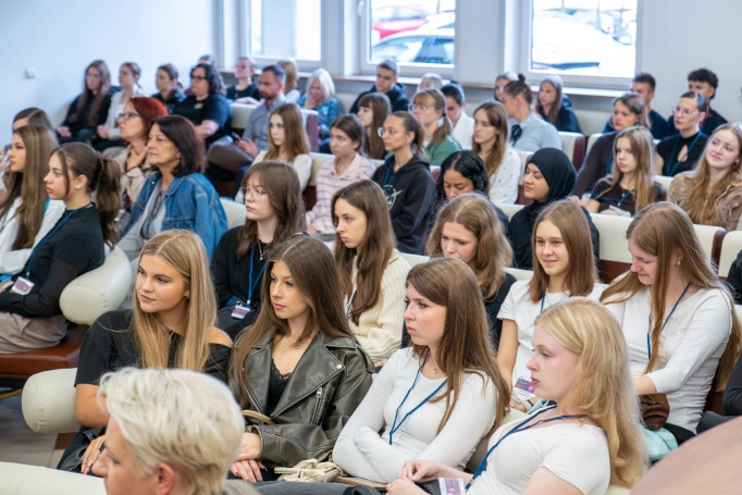 Zdjęcie nr 3 z galerii Girls4Economy fotorelacja