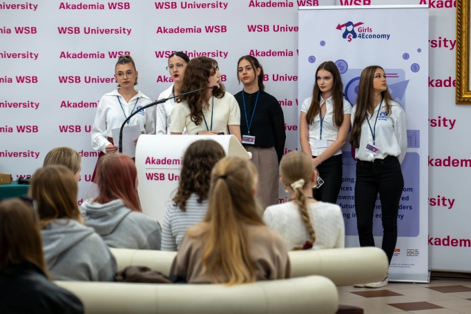 Zdjęcie nr 40 z galerii Girls4Economy fotorelacja
