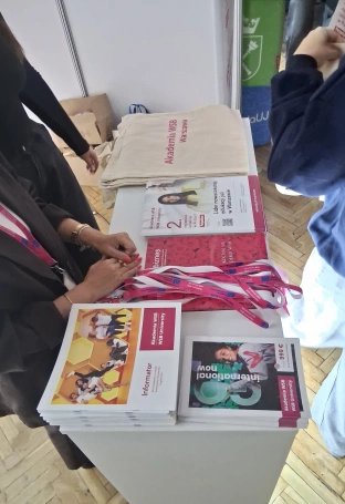 Zdjęcie nr 1 z galerii Akademia WSB na salonach. Targi edukacyjne w stolicy 