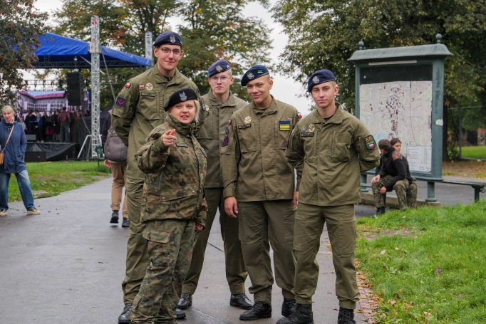 Zdjęcie nr 10 z galerii Uczniowie &bdquo;Szybińskiego&rdquo; wygrali XIV Og&oacute;lnopolski Turniej Klas o Profilu Mundurowym