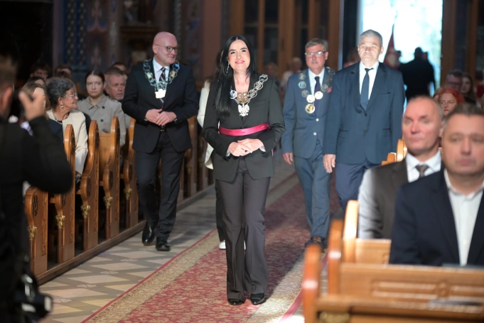 Zdjęcie nr 2 z galerii Nabożeństwo Ekumeniczne w Bazylice pw. Najświętszej Maryi Panny Anielskiej w Dąbrowie G&oacute;rniczej