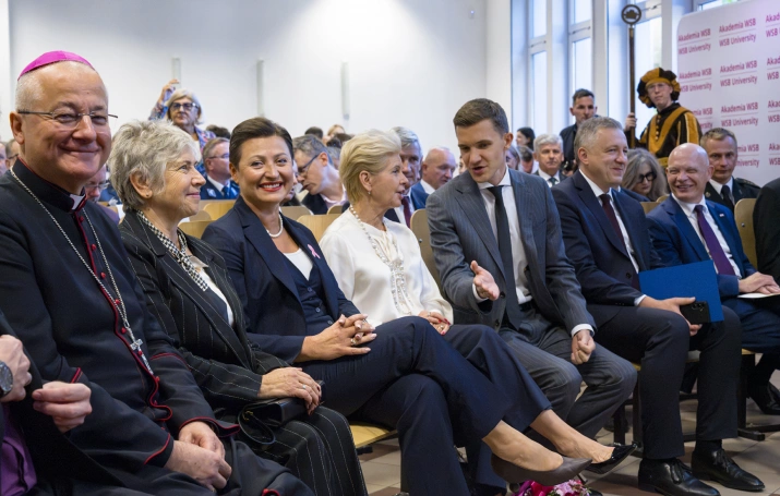 Zdjęcie nr 64 z galerii  32. rok akademicki w Akademii WSB oficjalnie rozpoczęty!