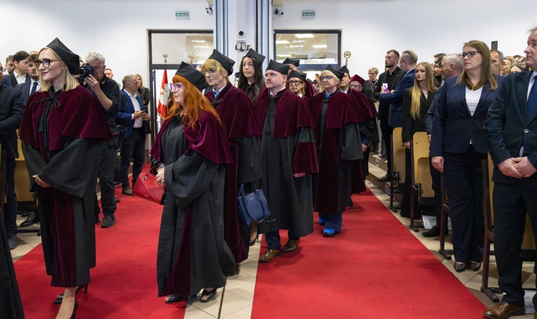 Zdjęcie nr 2 z galerii  32. rok akademicki w Akademii WSB oficjalnie rozpoczęty!