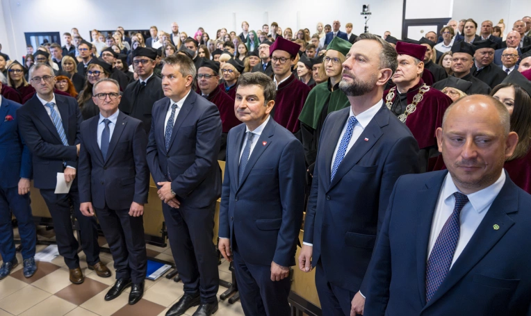 Zdjęcie nr 72 z galerii  32. rok akademicki w Akademii WSB oficjalnie rozpoczęty!