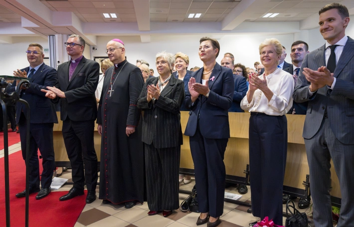 Zdjęcie nr 50 z galerii  32. rok akademicki w Akademii WSB oficjalnie rozpoczęty!