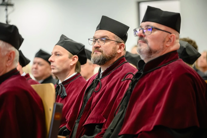 Zdjęcie nr 28 z galerii  32. rok akademicki w Akademii WSB oficjalnie rozpoczęty!