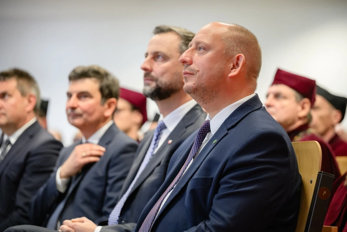 Zdjęcie nr 25 z galerii  32. rok akademicki w Akademii WSB oficjalnie rozpoczęty!