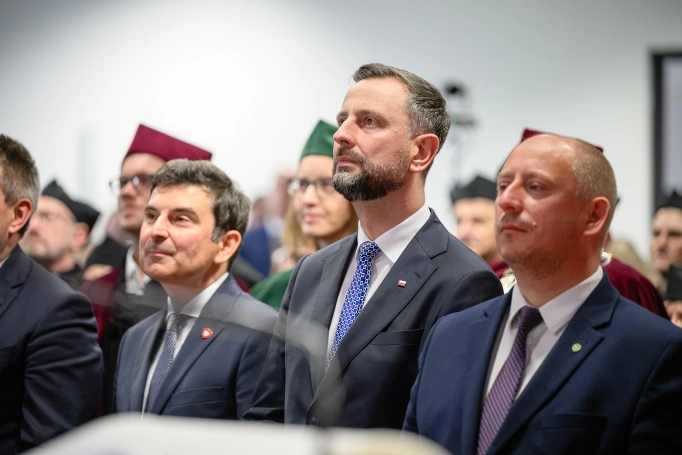 Zdjęcie nr 37 z galerii  32. rok akademicki w Akademii WSB oficjalnie rozpoczęty!