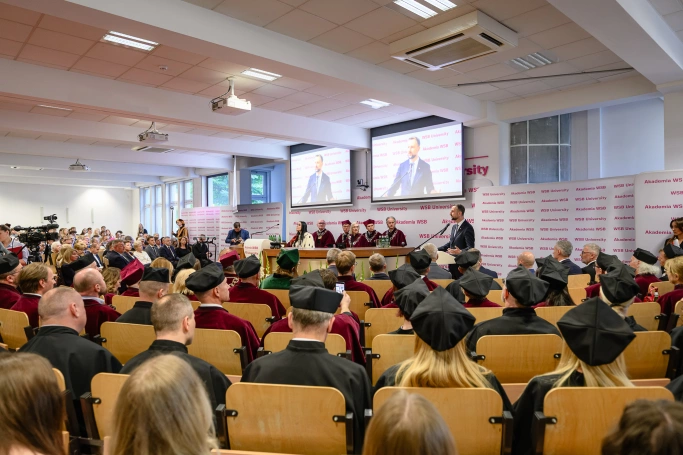 Zdjęcie nr 12 z galerii  32. rok akademicki w Akademii WSB oficjalnie rozpoczęty!