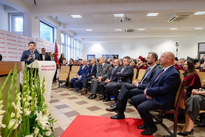 Zdjęcie nr 57 z galerii  32. rok akademicki w Akademii WSB oficjalnie rozpoczęty!