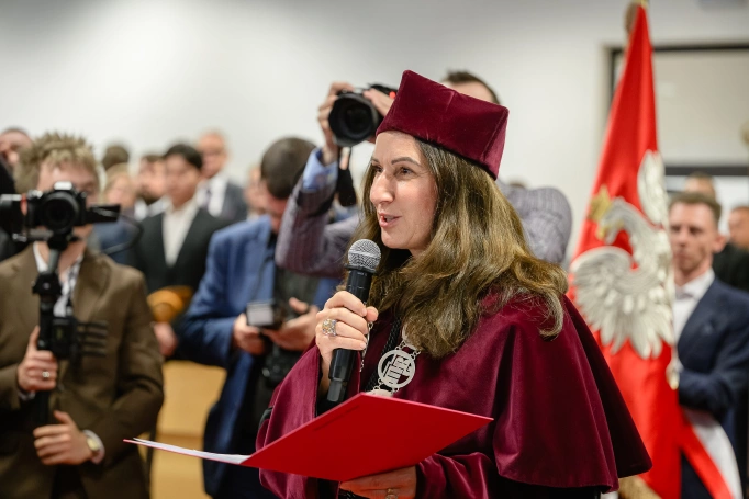 Zdjęcie nr 2 z galerii Immatrykulacja nowych student&oacute;w &ndash; kształcących się w języku polskim i językach obcych &ndash; oraz doktorant&oacute;w Interdyscyplinarnej Międzynarodowej Szkoły Doktorskiej Akademii WSB