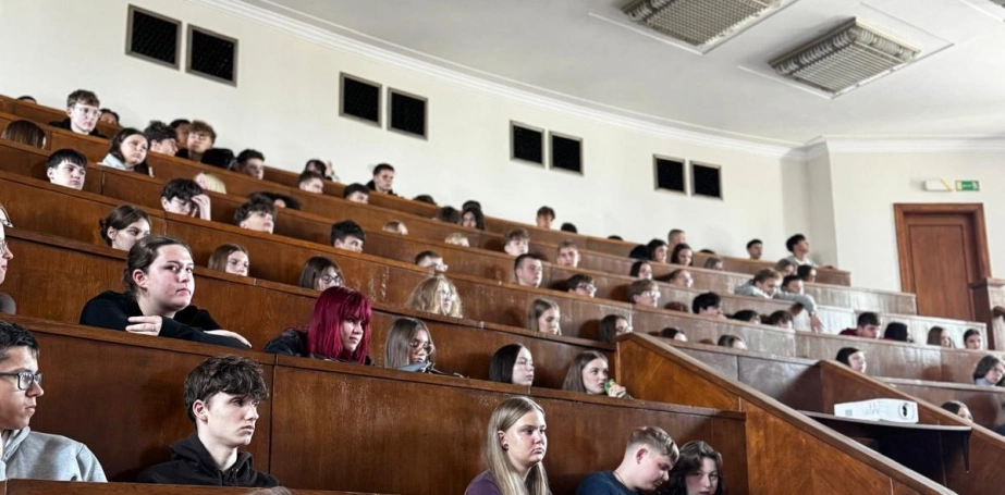 Zdjęcie nr 1 z galerii Nowa szkoła partnerska Akademii WSB z miasta Cudu nad Wisłą