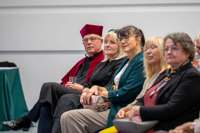 Zdjęcie nr 23 z galerii Uroczysta inauguracja roku akademickiego 2026/2027 Jaworznickiego Uniwersytetu Trzeciego Wieku