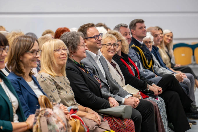Zdjęcie nr 11 z galerii Uroczysta inauguracja roku akademickiego 2026/2027 Jaworznickiego Uniwersytetu Trzeciego Wieku