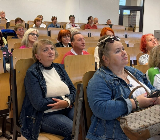 Zdjęcie nr 3 z galerii 6 października w Uniwersytecie Trzeciego Wieku Akademii WSB spotkaliśmy się w wyjątkowej atmosferze!