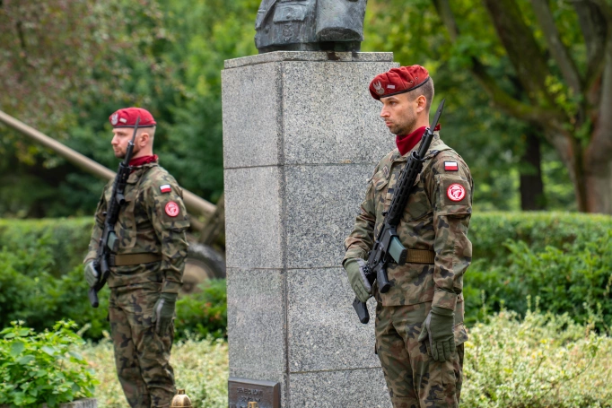 Zdjęcie nr 11 z galerii Trzy dni w koszarach, finał na Wawelu. Za nami XIV Og&oacute;lnopolski Turniej Klas o Profilu Mundurowym - I 