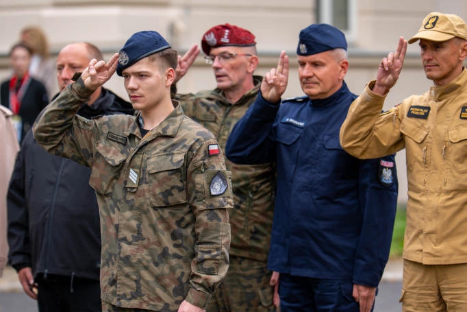 Zdjęcie nr 13 z galerii Trzy dni w koszarach, finał na Wawelu. Za nami XIV Og&oacute;lnopolski Turniej Klas o Profilu Mundurowym - I 