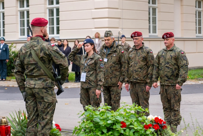 Zdjęcie nr 14 z galerii Trzy dni w koszarach, finał na Wawelu. Za nami XIV Og&oacute;lnopolski Turniej Klas o Profilu Mundurowym - I 