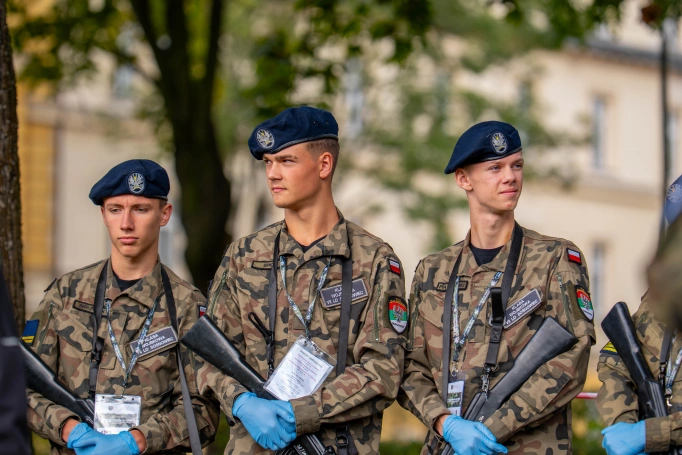 Zdjęcie nr 22 z galerii Trzy dni w koszarach, finał na Wawelu. Za nami XIV Og&oacute;lnopolski Turniej Klas o Profilu Mundurowym - I 