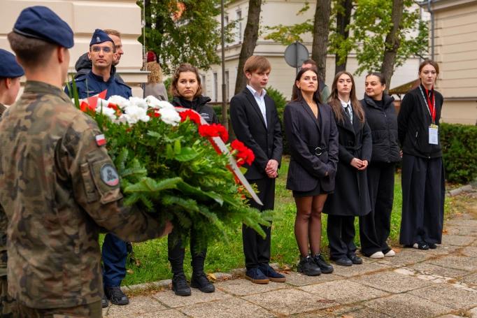 Zdjęcie nr 31 z galerii Trzy dni w koszarach, finał na Wawelu. Za nami XIV Og&oacute;lnopolski Turniej Klas o Profilu Mundurowym - I 