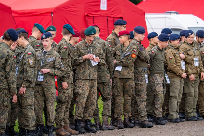 Zdjęcie nr 7 z galerii Trzy dni w koszarach, finał na Wawelu. Za nami XIV Og&oacute;lnopolski Turniej Klas o Profilu Mundurowym - I 
