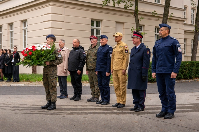Zdjęcie nr 33 z galerii Trzy dni w koszarach, finał na Wawelu. Za nami XIV Og&oacute;lnopolski Turniej Klas o Profilu Mundurowym - I 