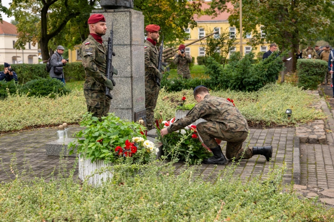Zdjęcie nr 34 z galerii Trzy dni w koszarach, finał na Wawelu. Za nami XIV Og&oacute;lnopolski Turniej Klas o Profilu Mundurowym - I 
