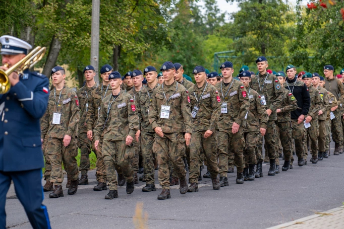 Zdjęcie nr 9 z galerii Trzy dni w koszarach, finał na Wawelu. Za nami XIV Og&oacute;lnopolski Turniej Klas o Profilu Mundurowym - I 