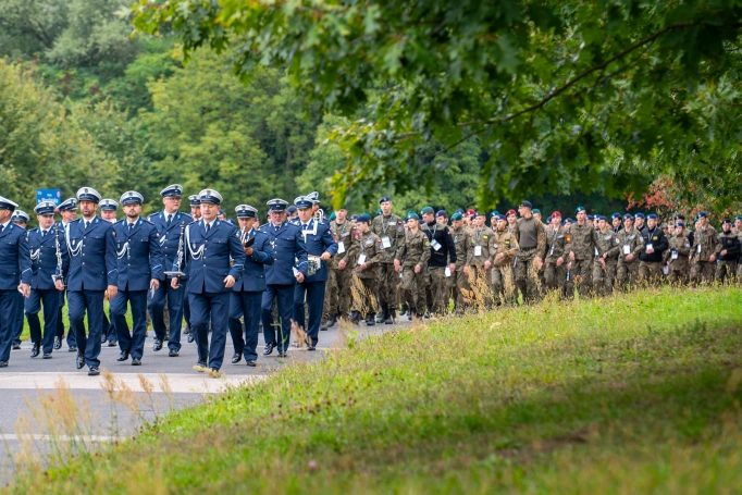 Zdjęcie nr 10 z galerii Trzy dni w koszarach, finał na Wawelu. Za nami XIV Og&oacute;lnopolski Turniej Klas o Profilu Mundurowym - I 