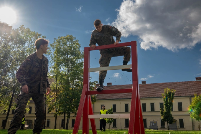 Zdjęcie nr 44 z galerii Trzy dni w koszarach, finał na Wawelu. Za nami XIV Og&oacute;lnopolski Turniej Klas o Profilu Mundurowym - I 