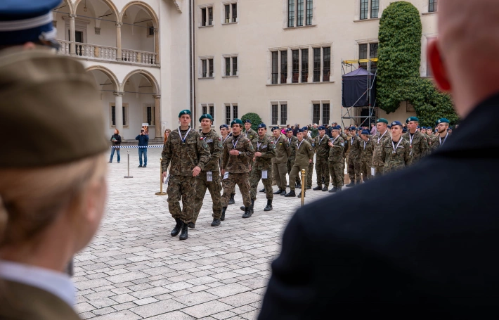 Zdjęcie nr 26 z galerii Trzy dni w koszarach, finał na Wawelu. Za nami XIV Og&oacute;lnopolski Turniej Klas o Profilu Mundurowym - III