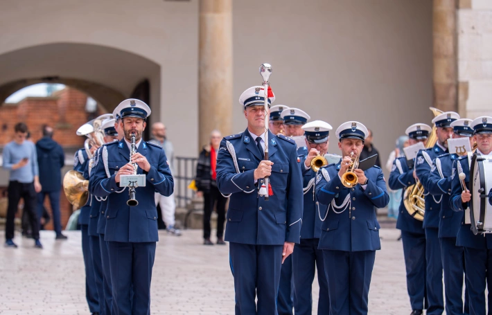 Zdjęcie nr 8 z galerii Trzy dni w koszarach, finał na Wawelu. Za nami XIV Og&oacute;lnopolski Turniej Klas o Profilu Mundurowym - III