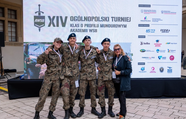 Zdjęcie nr 68 z galerii Trzy dni w koszarach, finał na Wawelu. Za nami XIV Og&oacute;lnopolski Turniej Klas o Profilu Mundurowym - III