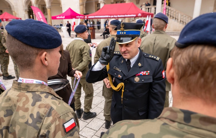 Zdjęcie nr 50 z galerii Trzy dni w koszarach, finał na Wawelu. Za nami XIV Og&oacute;lnopolski Turniej Klas o Profilu Mundurowym - III