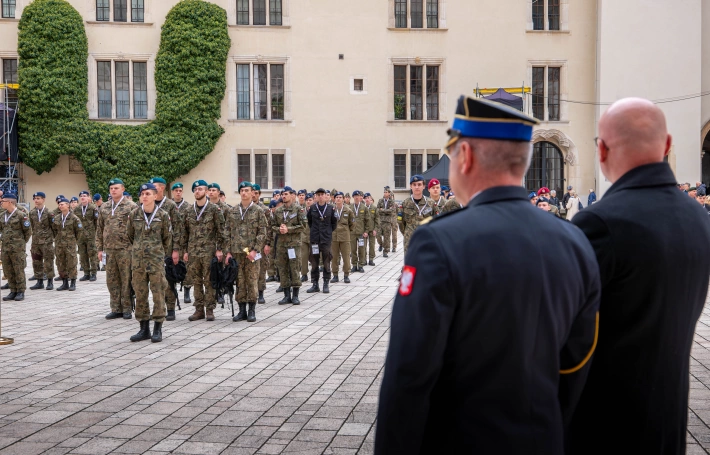 Zdjęcie nr 53 z galerii Trzy dni w koszarach, finał na Wawelu. Za nami XIV Og&oacute;lnopolski Turniej Klas o Profilu Mundurowym - III