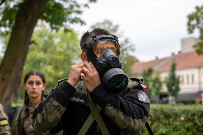 Zdjęcie nr 16 z galerii Trzy dni w koszarach, finał na Wawelu. Za nami XIV Og&oacute;lnopolski Turniej Klas o Profilu Mundurowym - II
