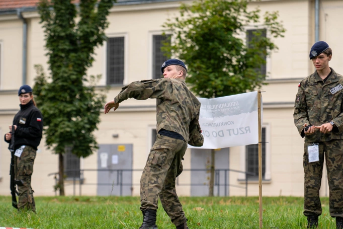Zdjęcie nr 5 z galerii Trzy dni w koszarach, finał na Wawelu. Za nami XIV Og&oacute;lnopolski Turniej Klas o Profilu Mundurowym - II