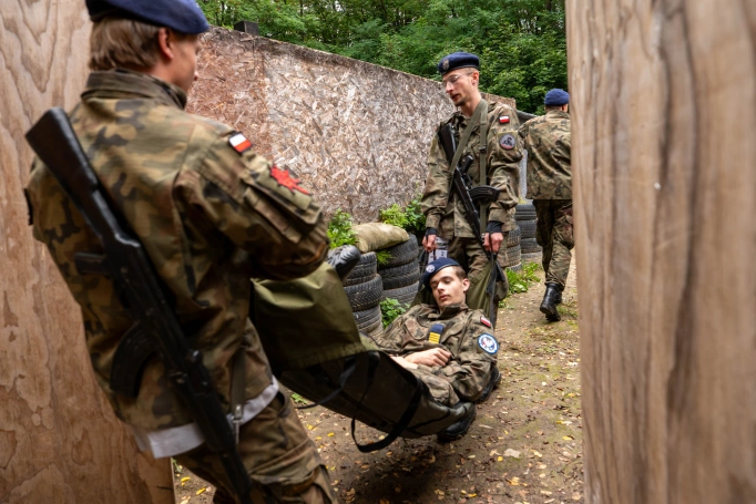 Zdjęcie nr 38 z galerii Trzy dni w koszarach, finał na Wawelu. Za nami XIV Og&oacute;lnopolski Turniej Klas o Profilu Mundurowym - II