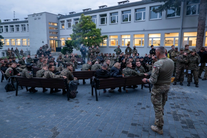 Zdjęcie nr 35 z galerii Trzy dni w koszarach, finał na Wawelu. Za nami XIV Og&oacute;lnopolski Turniej Klas o Profilu Mundurowym - II