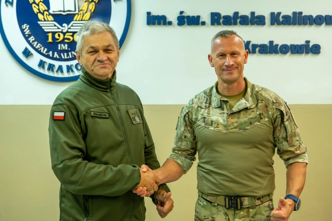 Zdjęcie nr 36 z galerii Trzy dni w koszarach, finał na Wawelu. Za nami XIV Og&oacute;lnopolski Turniej Klas o Profilu Mundurowym - II