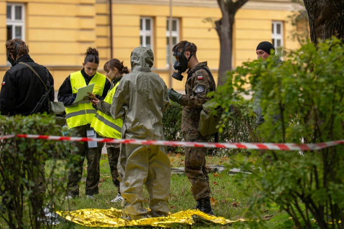 Zdjęcie nr 8 z galerii Trzy dni w koszarach, finał na Wawelu. Za nami XIV Og&oacute;lnopolski Turniej Klas o Profilu Mundurowym - II