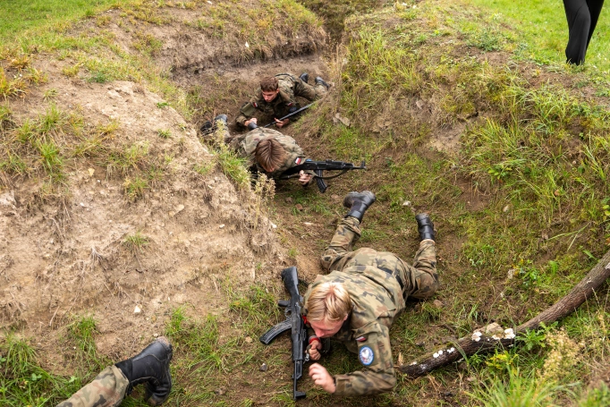 Zdjęcie nr 31 z galerii Trzy dni w koszarach, finał na Wawelu. Za nami XIV Og&oacute;lnopolski Turniej Klas o Profilu Mundurowym - II