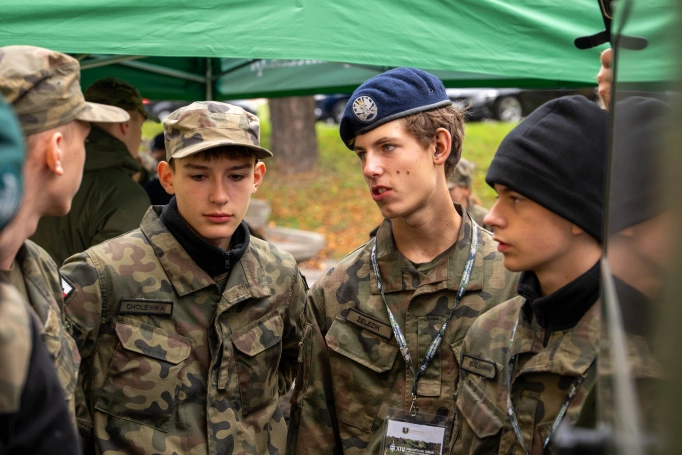 Zdjęcie nr 32 z galerii Trzy dni w koszarach, finał na Wawelu. Za nami XIV Og&oacute;lnopolski Turniej Klas o Profilu Mundurowym - II