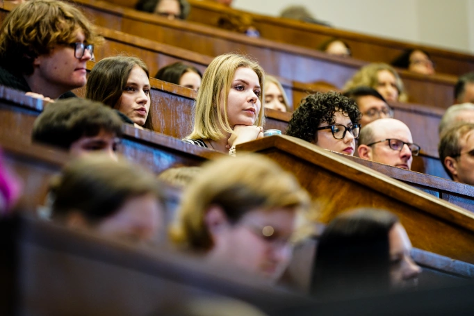 Zdjęcie nr 5 z galerii Gaudeamus igitur. Uroczystość inauguracji roku akademickiego na stołecznym wydziale Akademii WSB
