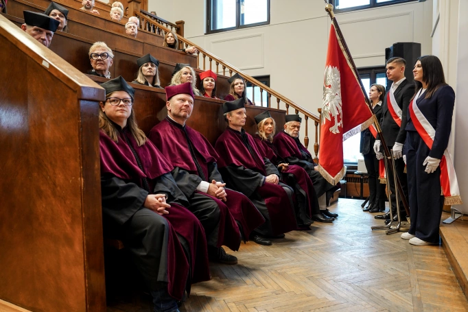 Zdjęcie nr 16 z galerii Gaudeamus igitur. Uroczystość inauguracji roku akademickiego na stołecznym wydziale Akademii WSB