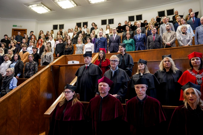 Zdjęcie nr 2 z galerii Gaudeamus igitur. Uroczystość inauguracji roku akademickiego na stołecznym wydziale Akademii WSB. Fotogaleria II